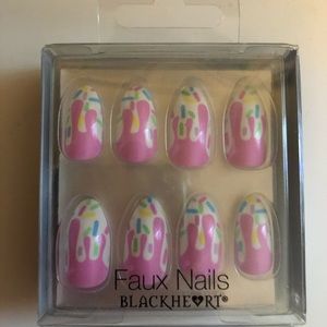 Blackheart Ice cream fake nails 2 for $5